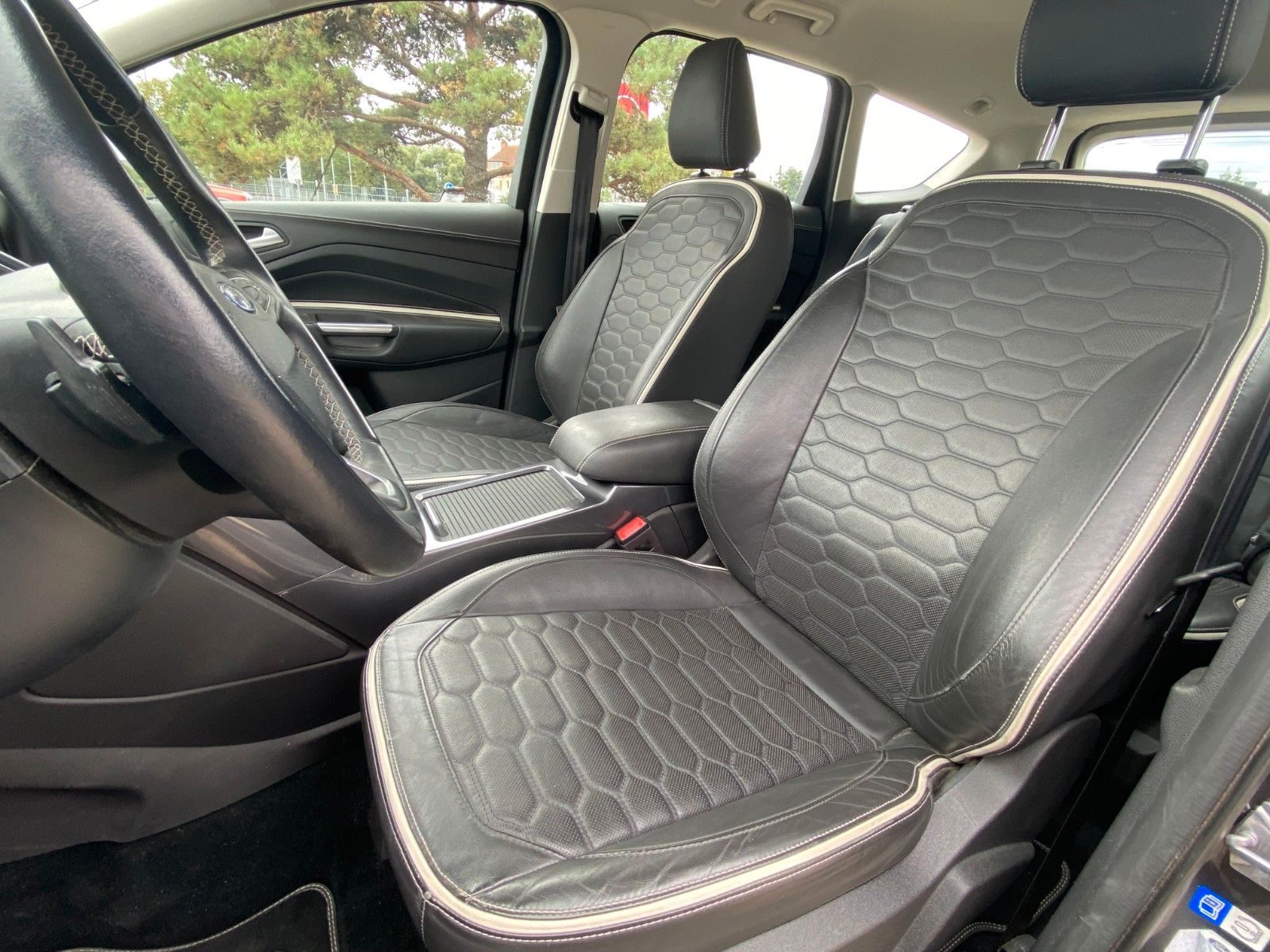 Fahrzeugabbildung Ford Kuga Vignale