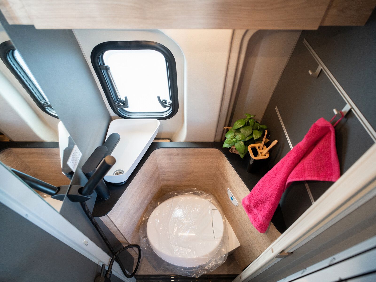 Fahrzeugabbildung Dethleffs Globetrail 540 DR Fiat Dieselheizung