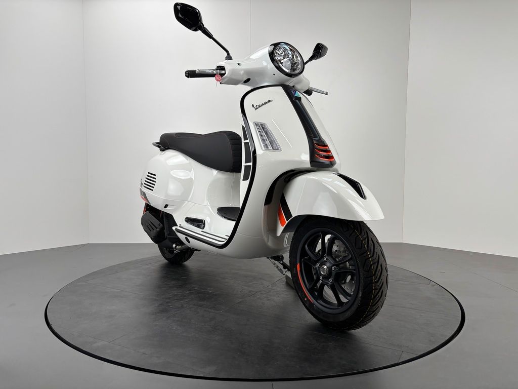 Fahrzeugabbildung Vespa GTS 125 SuperSport E5+ *NEUFAHRZEUG*