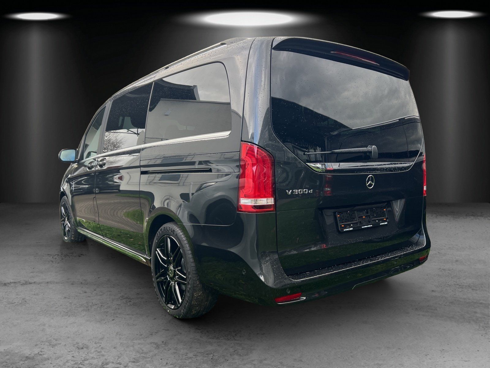 Fahrzeugabbildung Mercedes-Benz V300d Exclusive Edition AMG AIRMATIC AHK Standhz
