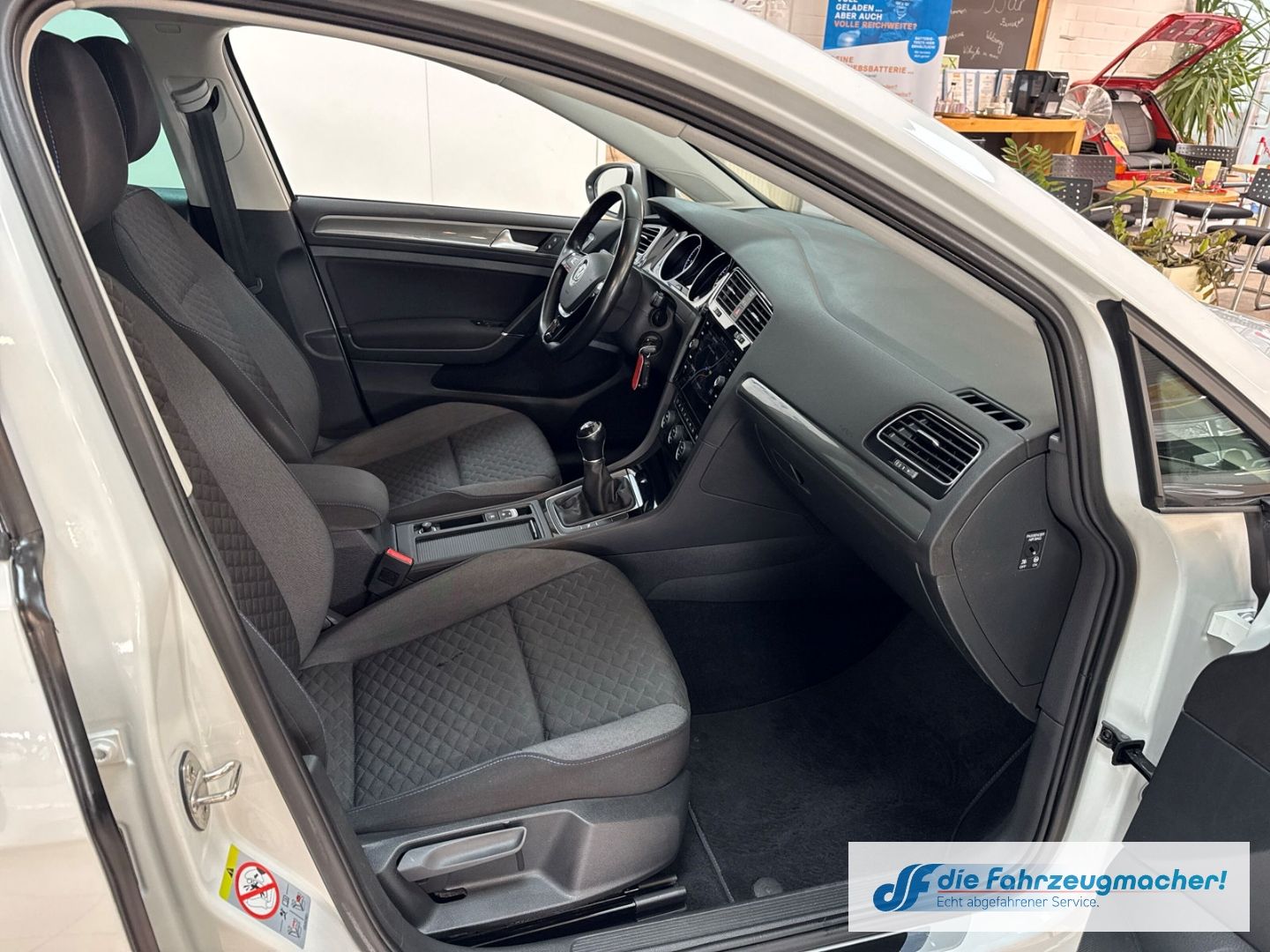 Fahrzeugabbildung Volkswagen Golf VII Join Start-Stopp Navi Sperrdiff. Mehrzo