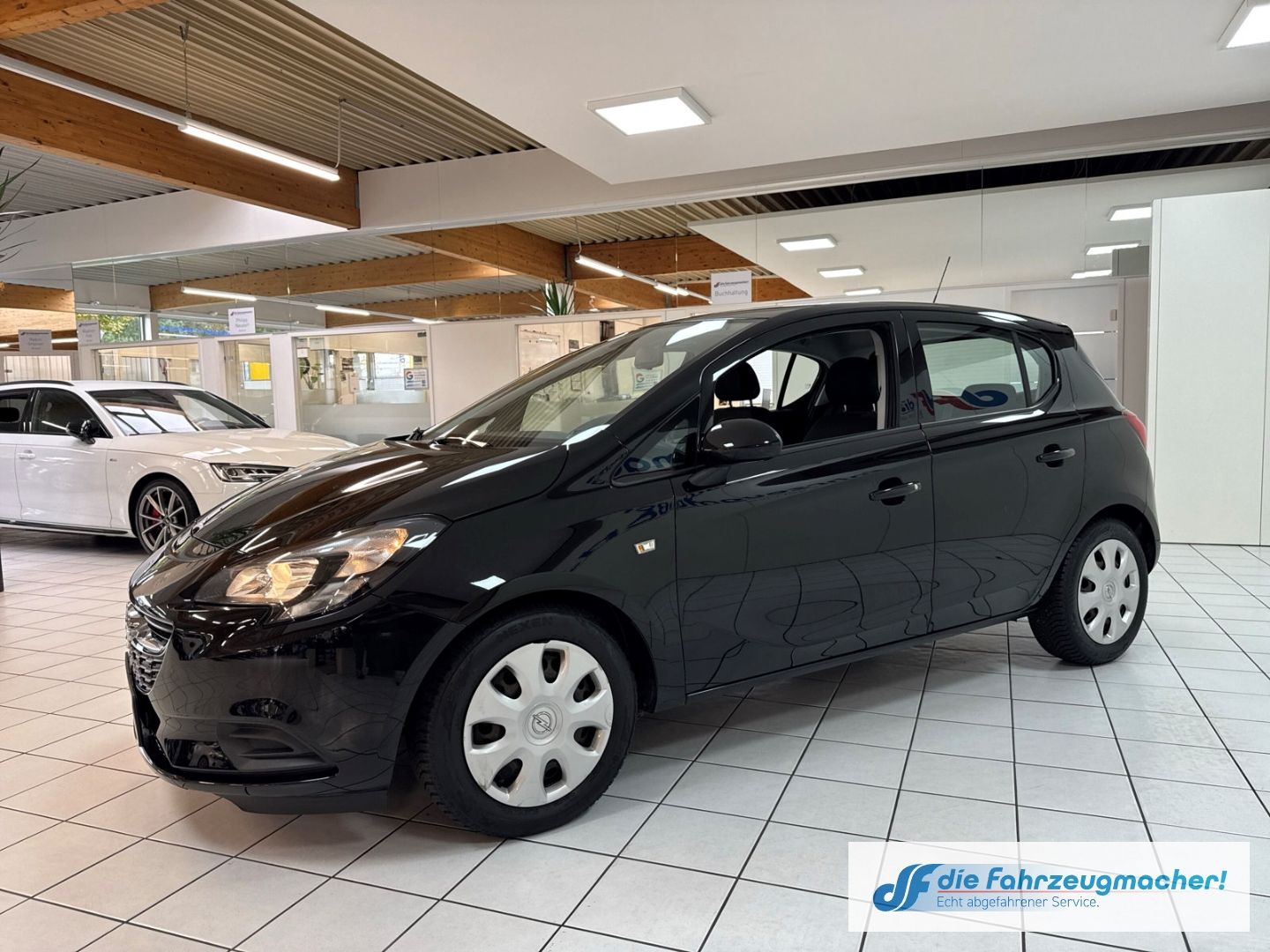 Fahrzeugabbildung Opel Corsa E Edition Navi Apple CarPlay Android Auto