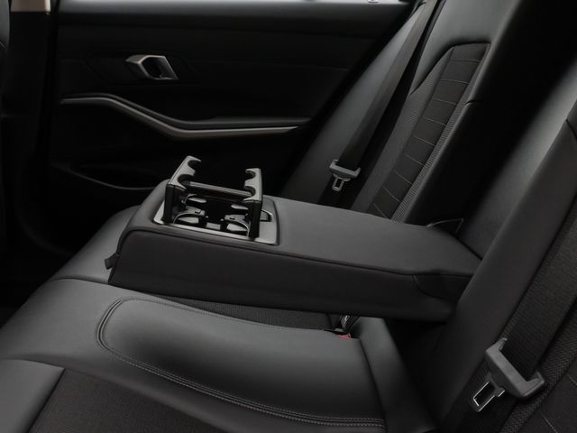 Foto Nummer 28: BMW 320d