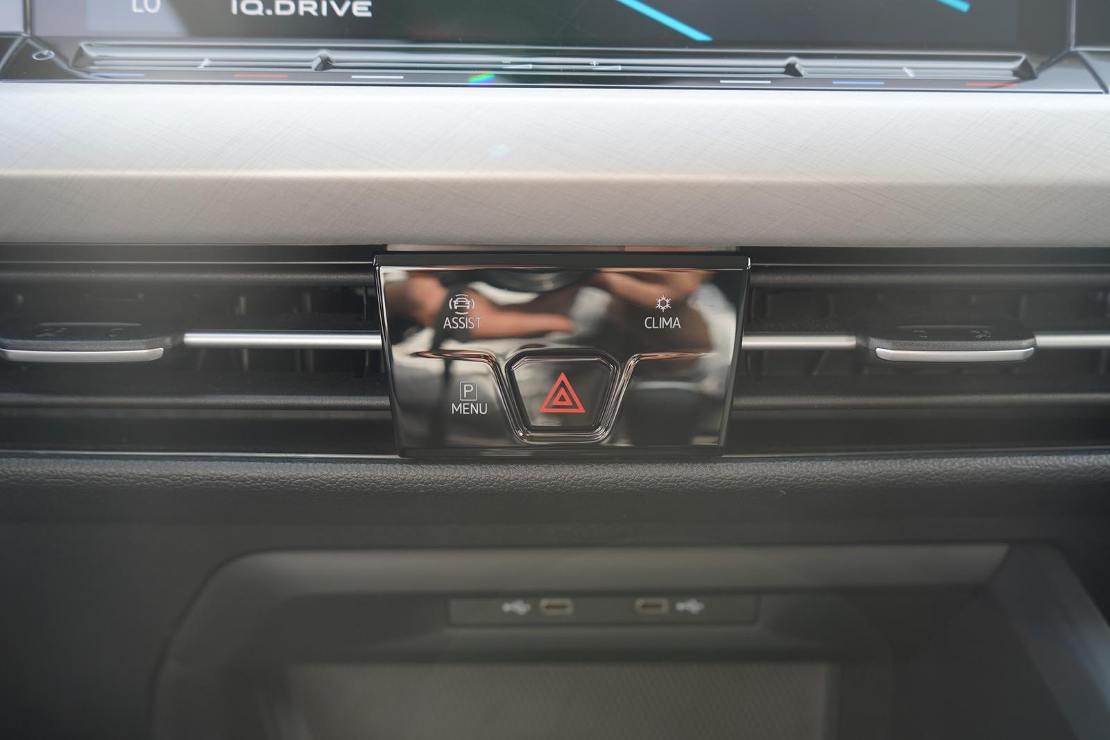 Volkswagen Golf VIII 1.0 Life LED Navi App-Connect ACC PDC, миниатюра 18