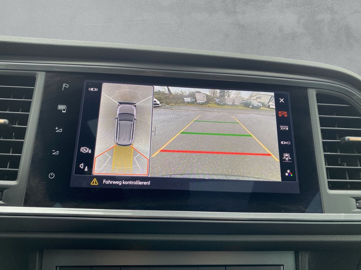 Fahrzeugabbildung CUPRA Ateca VZ 4Drive AD AHK-klappbar Navi Digitales C