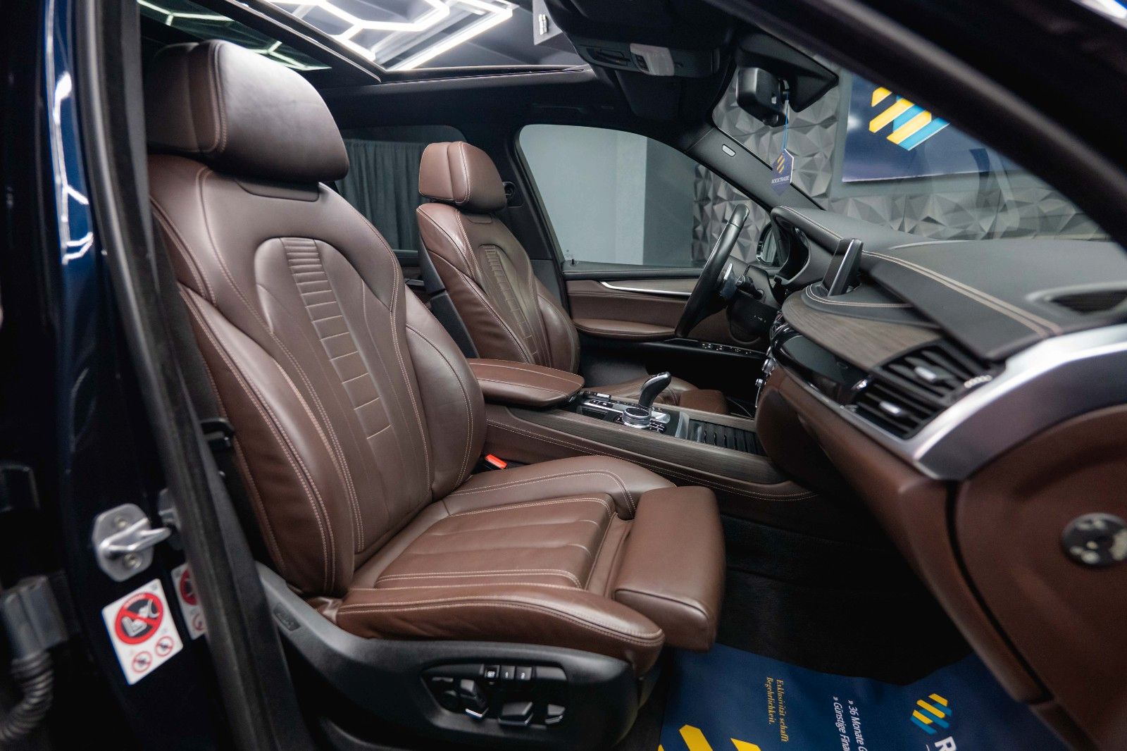 Fahrzeugabbildung BMW X5 M50d Performance *Pano*CarPlay*DAB*360°*  19%