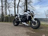 Suzuki GSR 750 - SUZUKI GSR 750