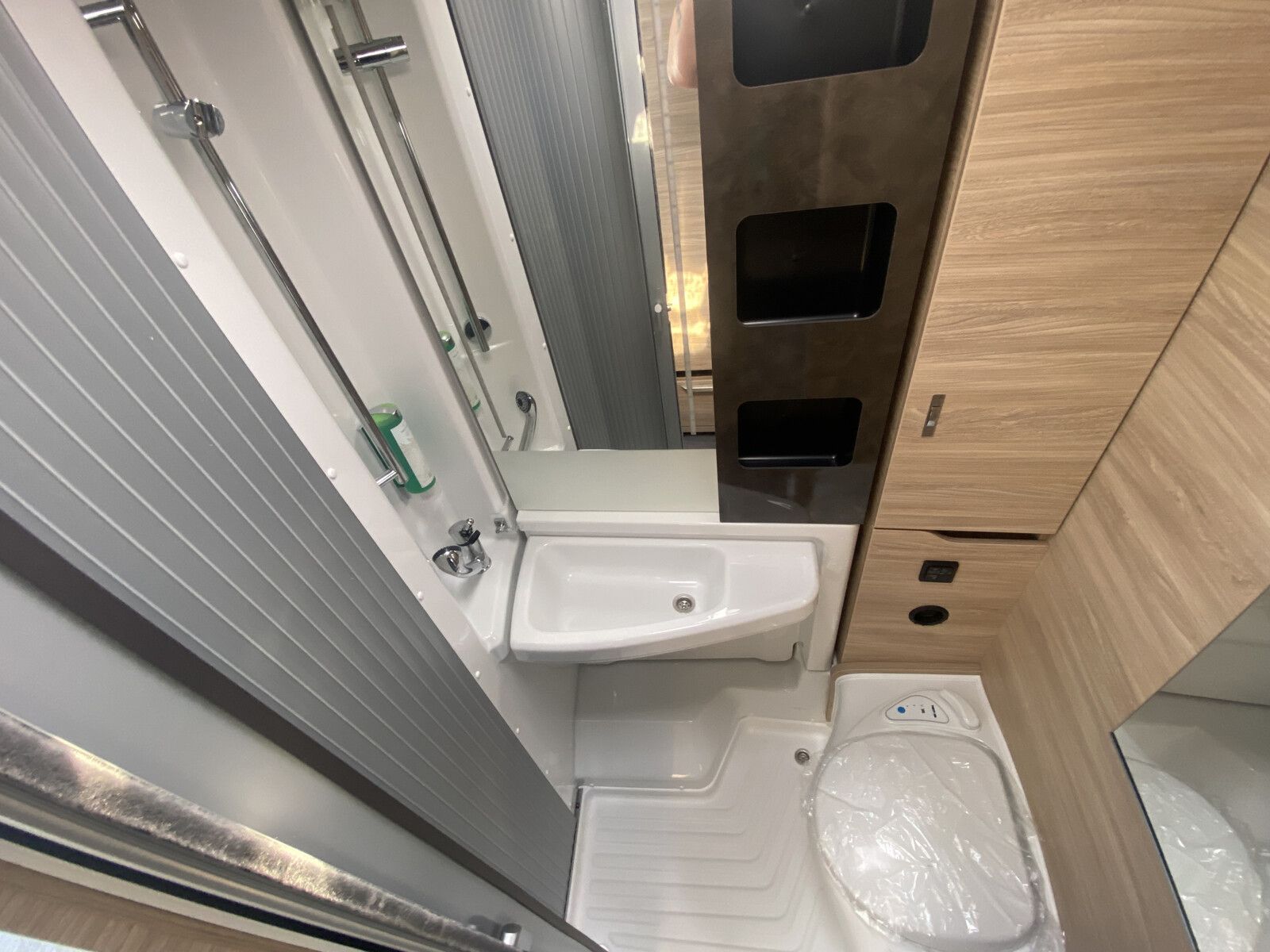 Fahrzeugabbildung Knaus Van TI PLUS PLATINUM SELECTION 650 MEG Allrad!!!