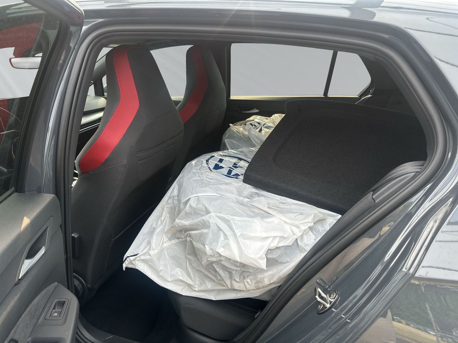 Volkswagen Golf GTI 2,0 l TSI OPF 195 kW (265 PS) 7 - DSG foto 11