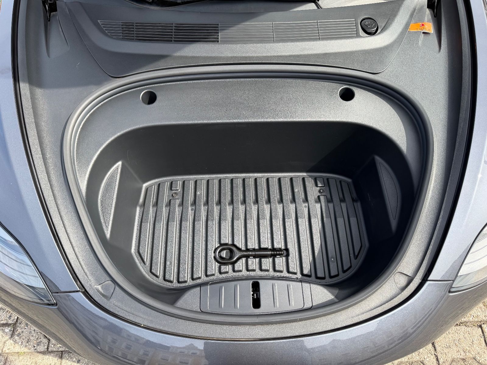 Fahrzeugabbildung Tesla Model 3 Long Range Dual AWD FACELIFT 1-HAND TOP