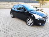 Peugeot 208 1.6 Allure 120 VTi Allure - Peugeot 208 von privat