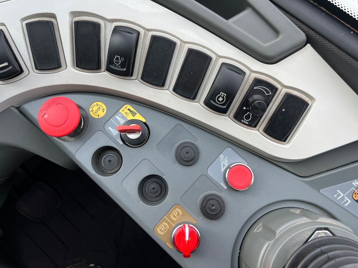 Fahrzeugabbildung Andere Merlo P35.11 / nur 148h! /  Pratzenabstützung