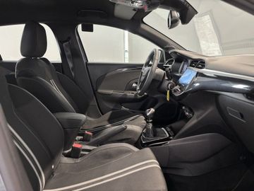 Fotografie 5 des Opel Corsa 1.2 Direct Injection Turbo GS