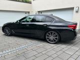 BMW M550i xDrive A -Fast Voll,Fond Entertainment - BMW M550 von privat
