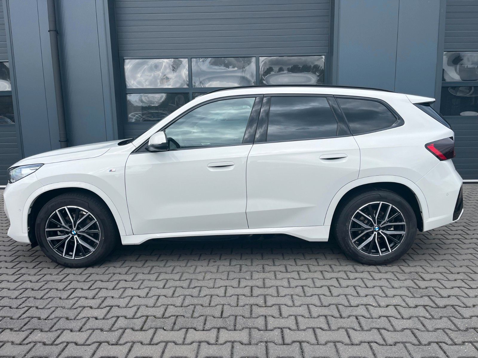 BMW X1 xDrive 20d M SPORT ADAPT.-LED AHK KAMERA DAB imagem 3