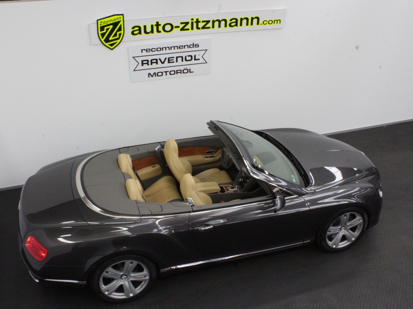 Fahrzeugabbildung Bentley Continental GTC/SCHECKHEFT/MASSAGE/KAMERA