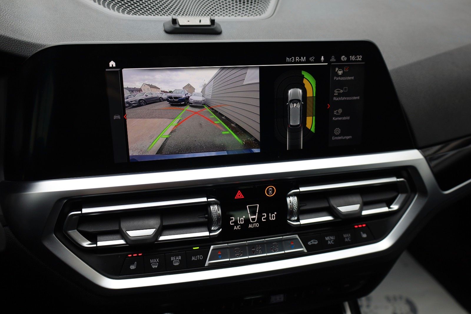 Fahrzeugabbildung BMW 330d xDrive Touring Sport Line T.Leder,Navi,LED