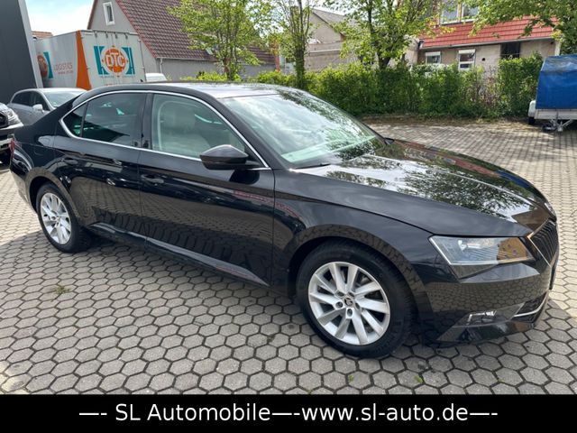 Skoda Superb Lim. Style**Leder**Navi**