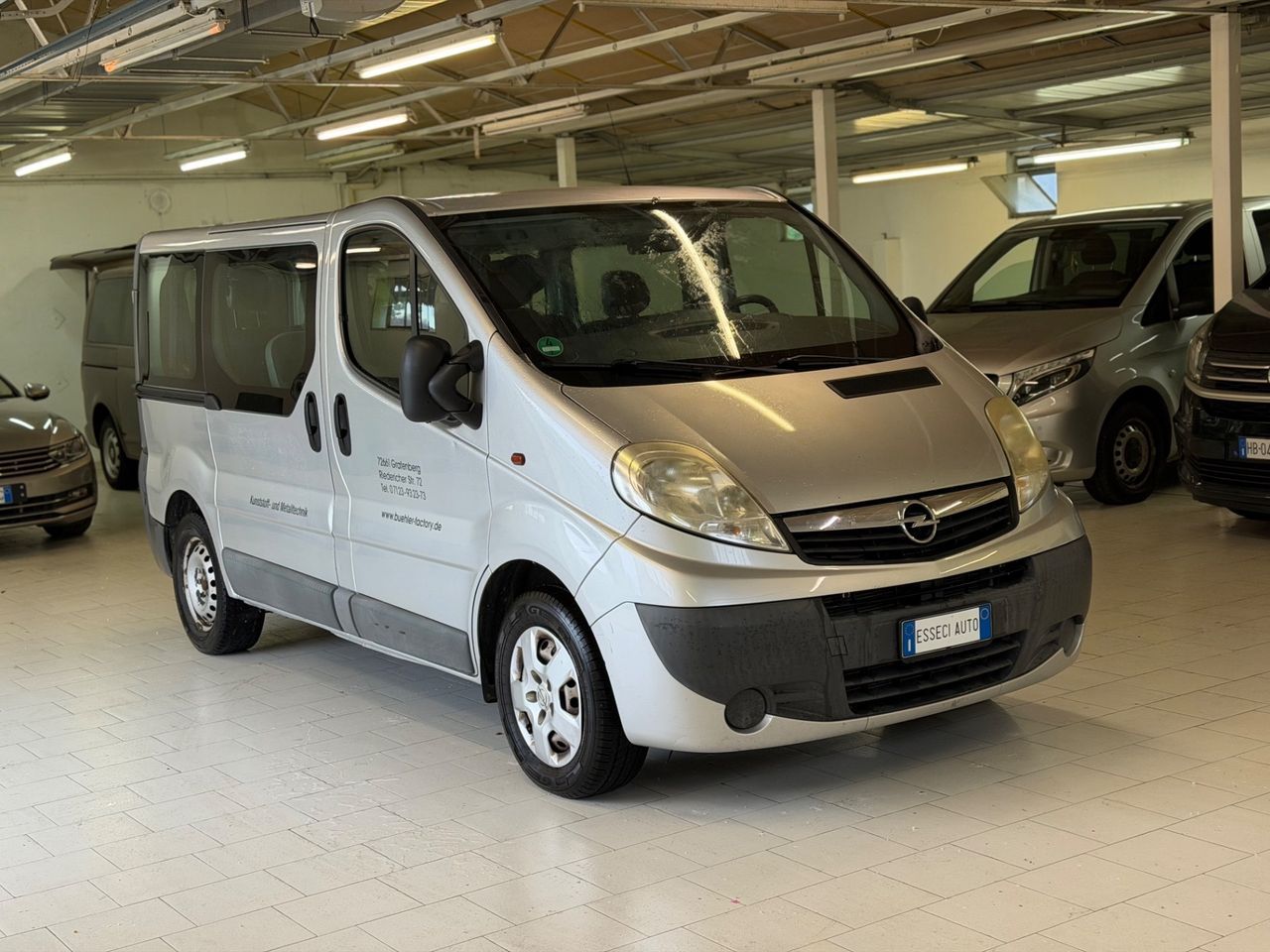 Opel Vivaro - 1
