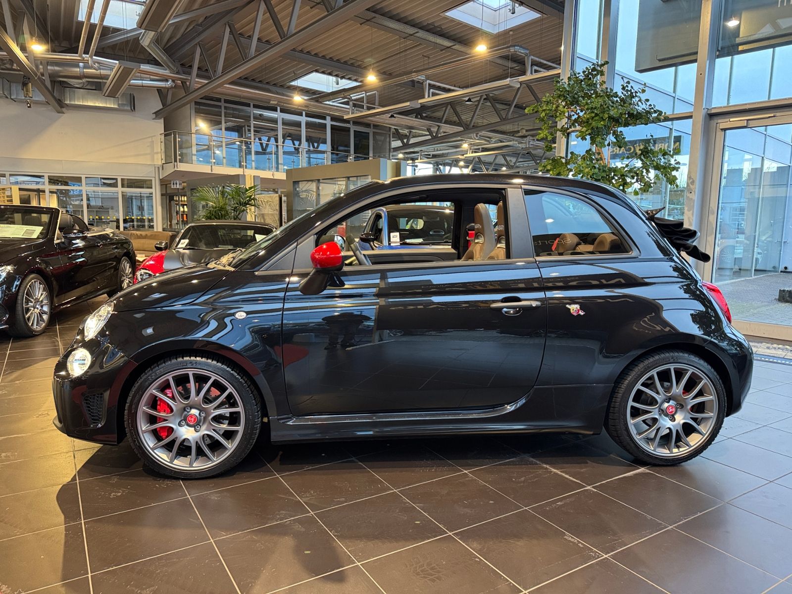 Fahrzeugabbildung Abarth 695C BEATS KLIMA XEN NAV PDC ALU