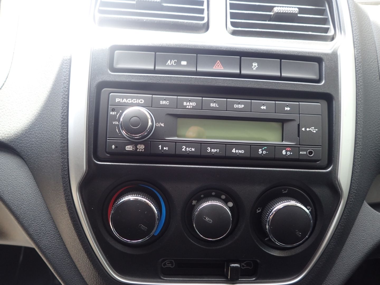 Fahrzeugabbildung Piaggio Porter NP6 Twinwheel Kipper 3,08m Pritschenlänge