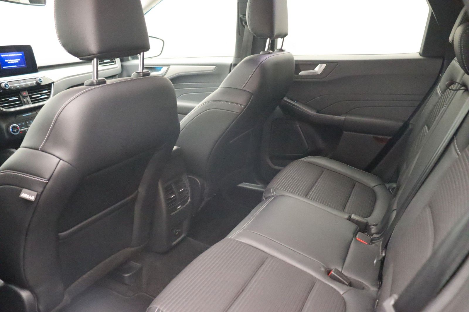 Fahrzeugabbildung Ford Kuga 1.5 Titanium X HUD AHK LED ACC