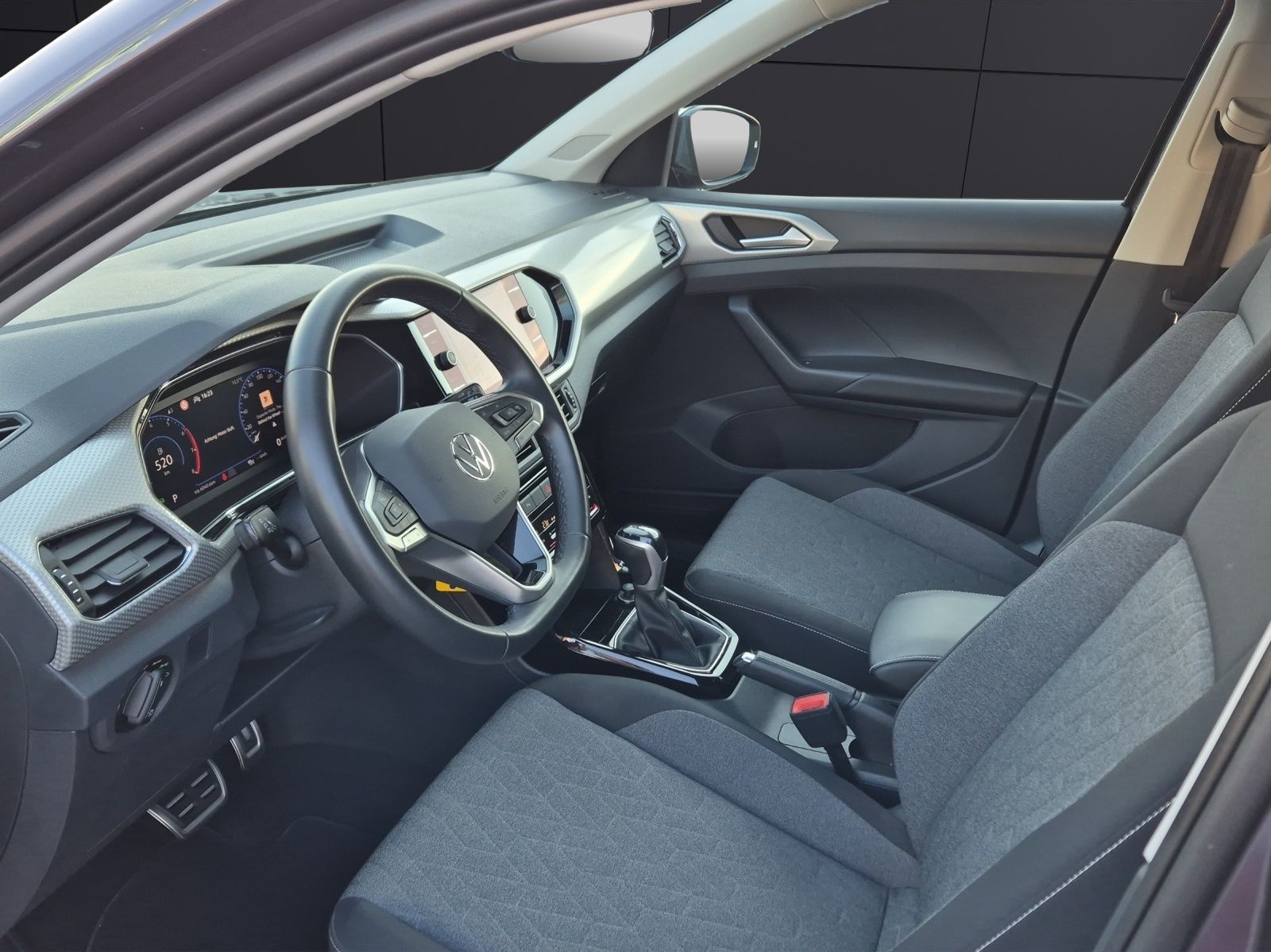 Fahrzeugabbildung Volkswagen T-Cross 1.0 TSI Move DSG LED AHK ACC Navi RearVi