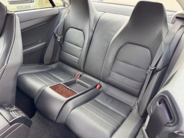 Mercedes E 300 - 12