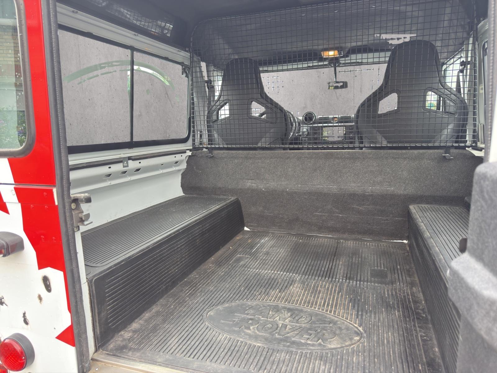 LAND ROVER DEFENDER 90 E BOWLER EDITION CHAUFFAGE STATIONNAIRE 150 CH 4X4 BVM - PACK SPORT - VOLANT EN CUIR