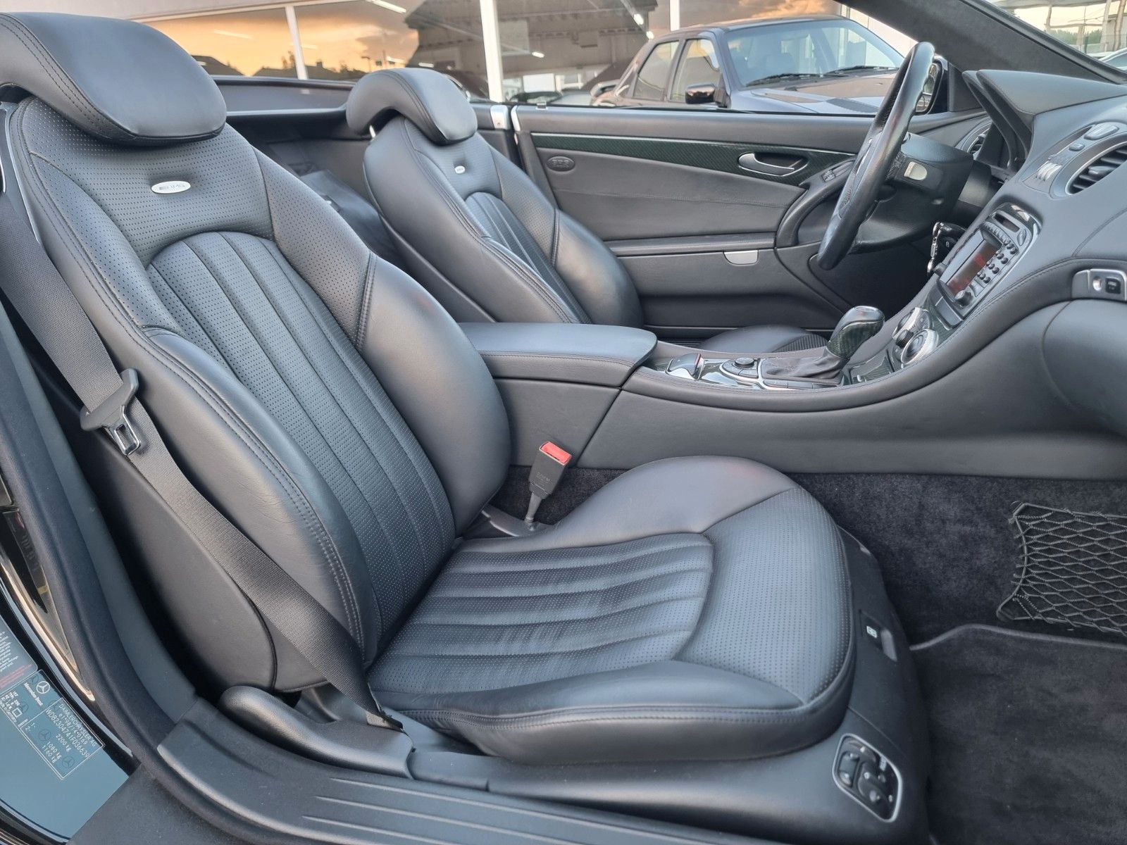 Fahrzeugabbildung Mercedes-Benz SL 55 AMG/BRD/2.Hd/MB-SH Tag 1 bis heute