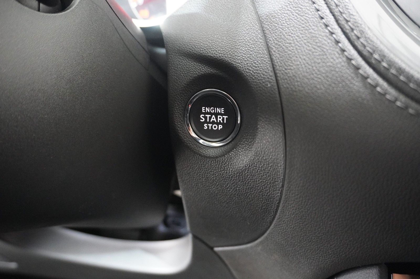 Fahrzeugabbildung Opel Grandland 1.5D ELEGANCE NAVI/LED/KAMERA/SPORT/SH