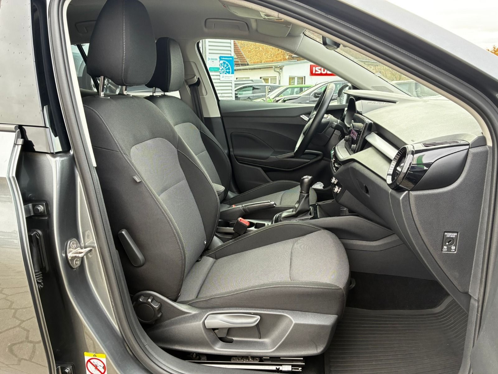 Fahrzeugabbildung SKODA Fabia 95PS 5-Gang*PDC*SHZ*SmartLink*Allwetter