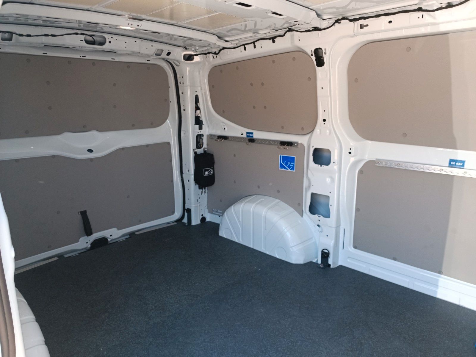 Fahrzeugabbildung Volkswagen T7 Transporter Kasten KR *AHZV*Klima*Holzboden