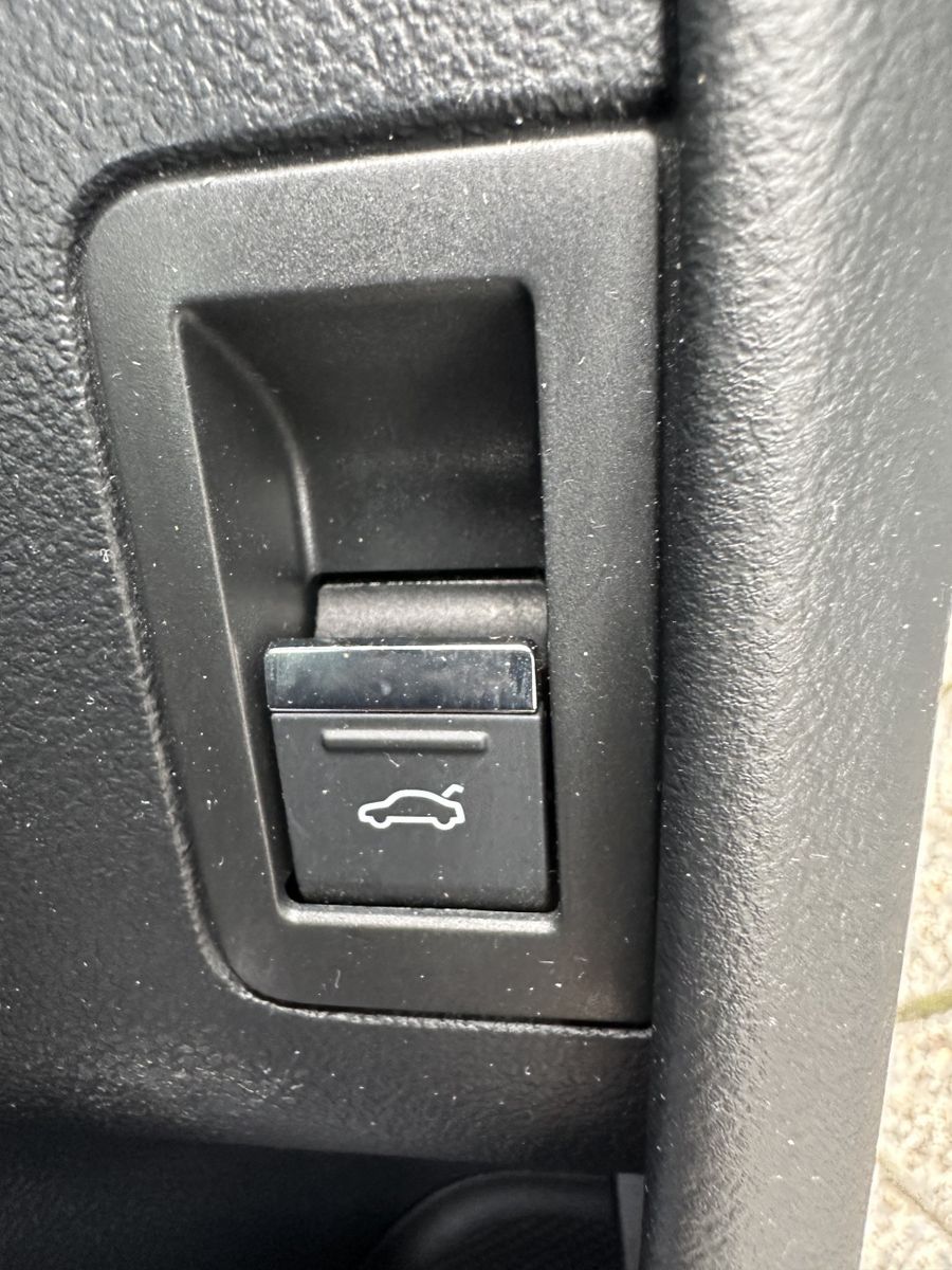 Fahrzeugabbildung Audi A6 Avant 40 TDI S-Line Black NAV+LED+ACC+19ZO+VC