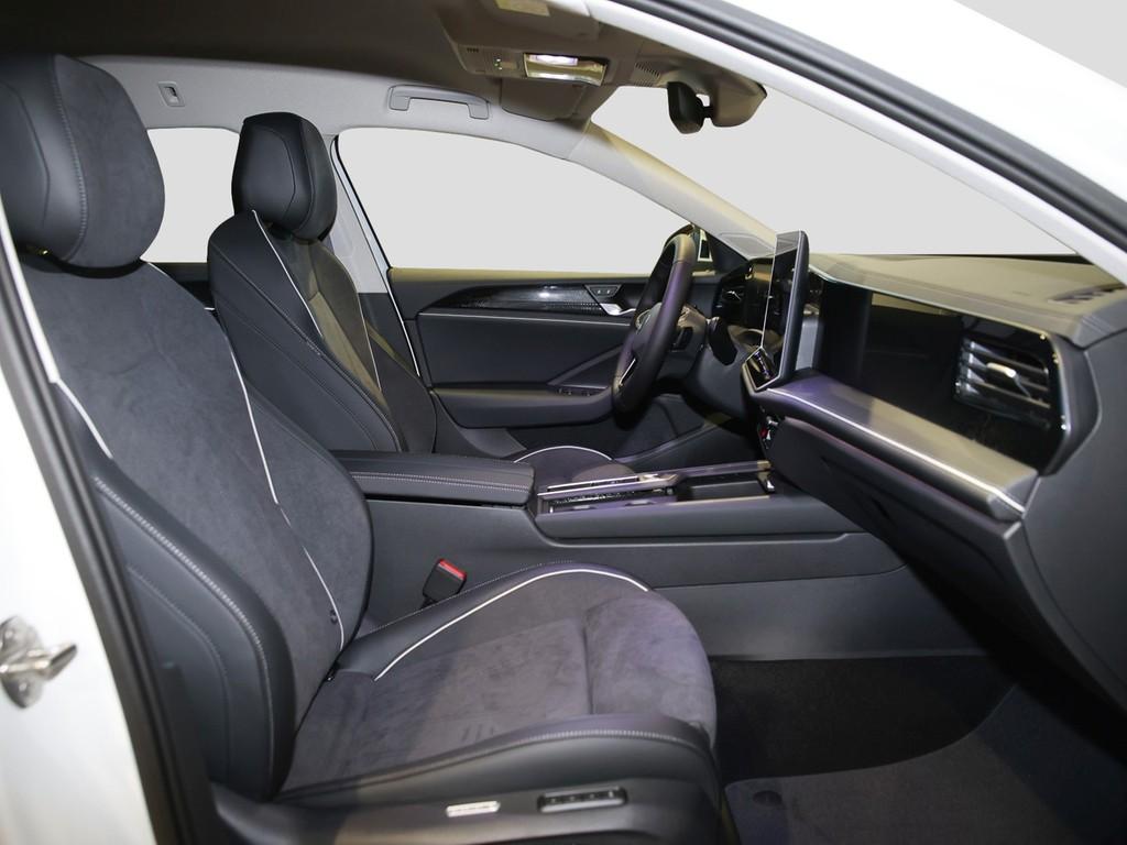 Volkswagen Passat Variant 1.5 eTSI DSG Business, Navi, AHK,