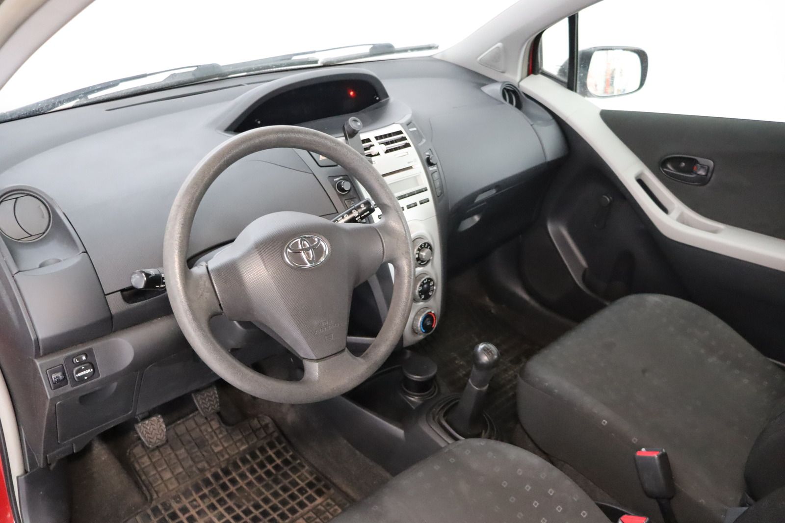 Fahrzeugabbildung Toyota Yaris 1.0-l-VVT-i * HU/AU bis 03.2026 *