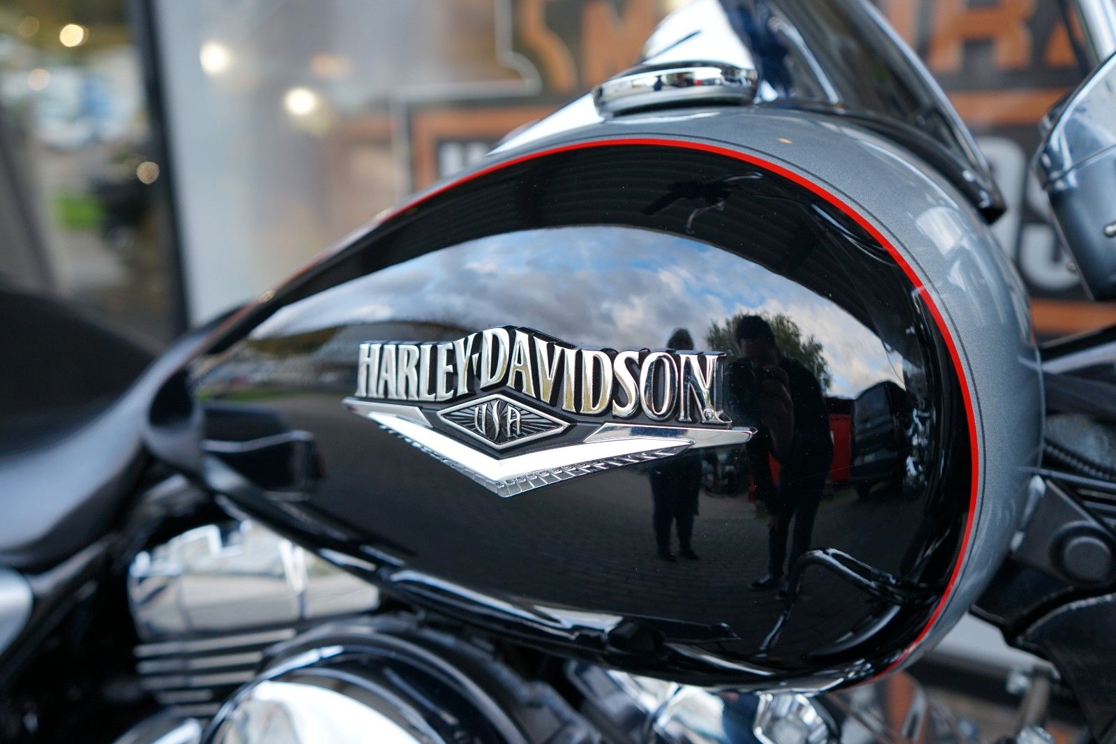 Fahrzeugabbildung Harley-Davidson Road King Classic mit Jekill & Hyde, Ape Lenker