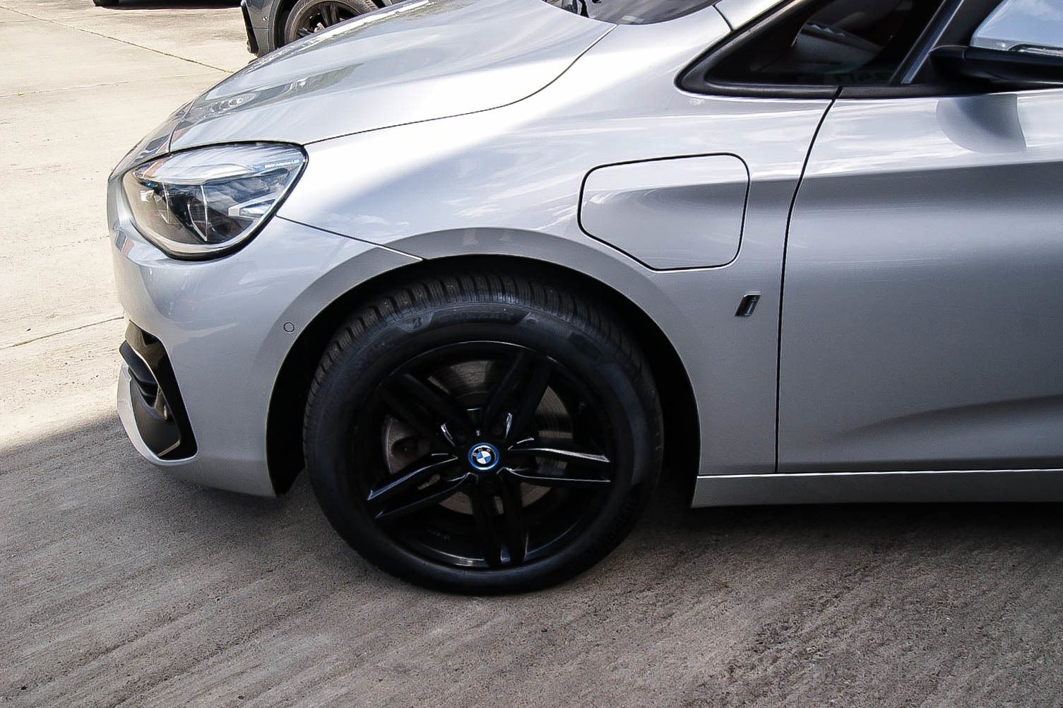 Fahrzeugabbildung BMW 225 xe Advantage Aut LED-SCHEINWERFER SIHZG PARK