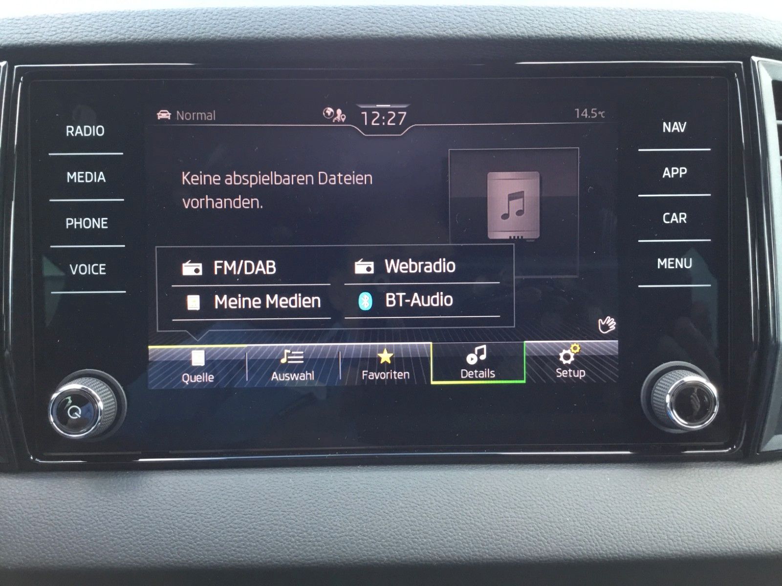 Fahrzeugabbildung SKODA Karoq 2.0l TSI DSG 4x4 Sportline+AHK+Matrix+Pano