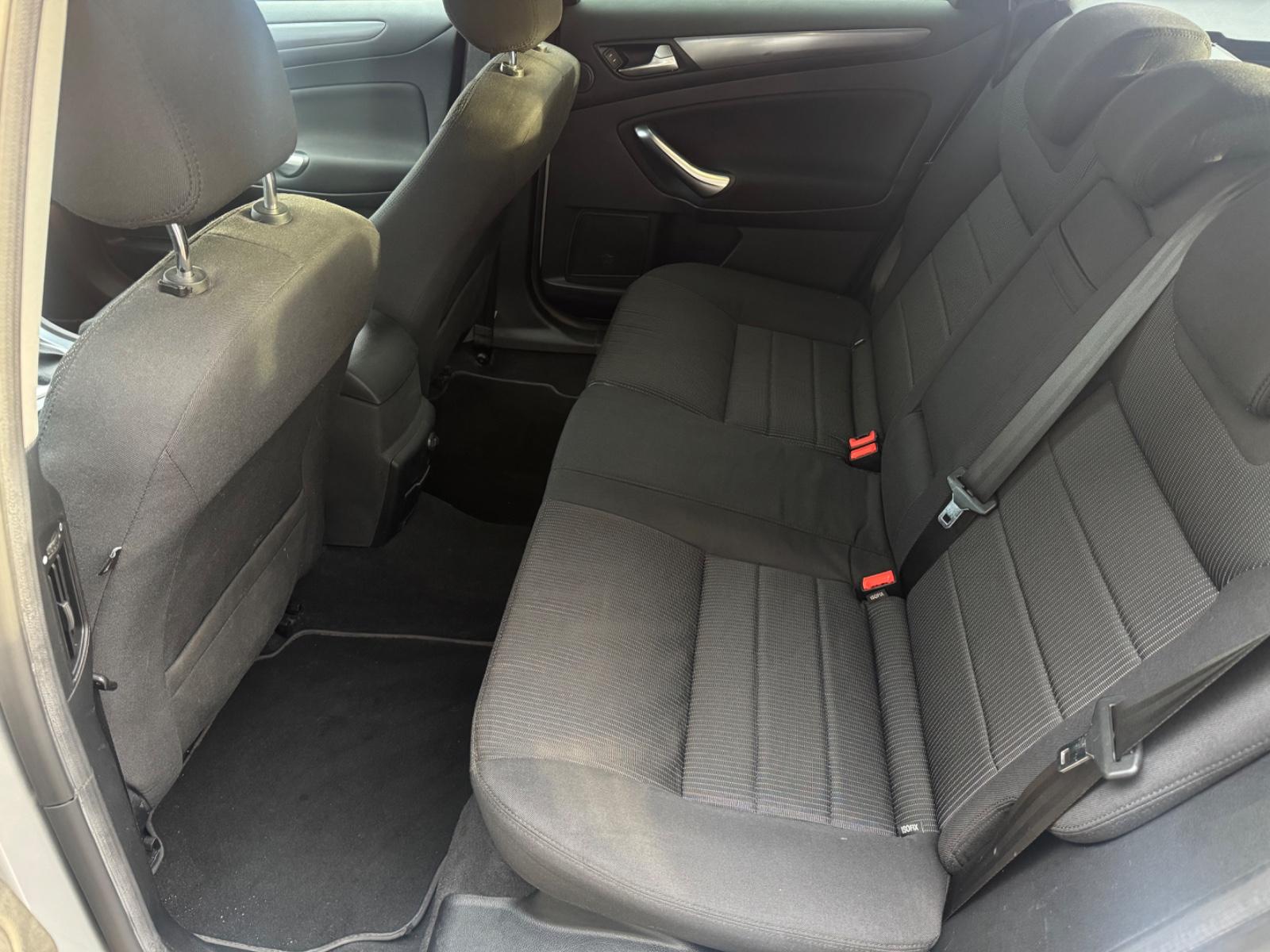 Ford Mondeo 2012 — photo 20