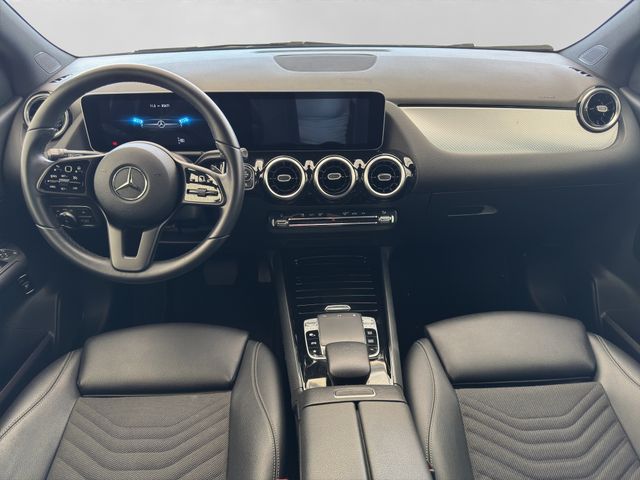 Fahrzeugabbildung Mercedes-Benz B 180 Automatik+LED+Kamera+Navi+AHK+Spur
