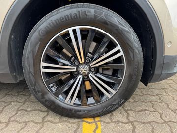 Bild 10 VW Tiguan Highline 2.0 TDI 4M DSG AHK Leder Navi