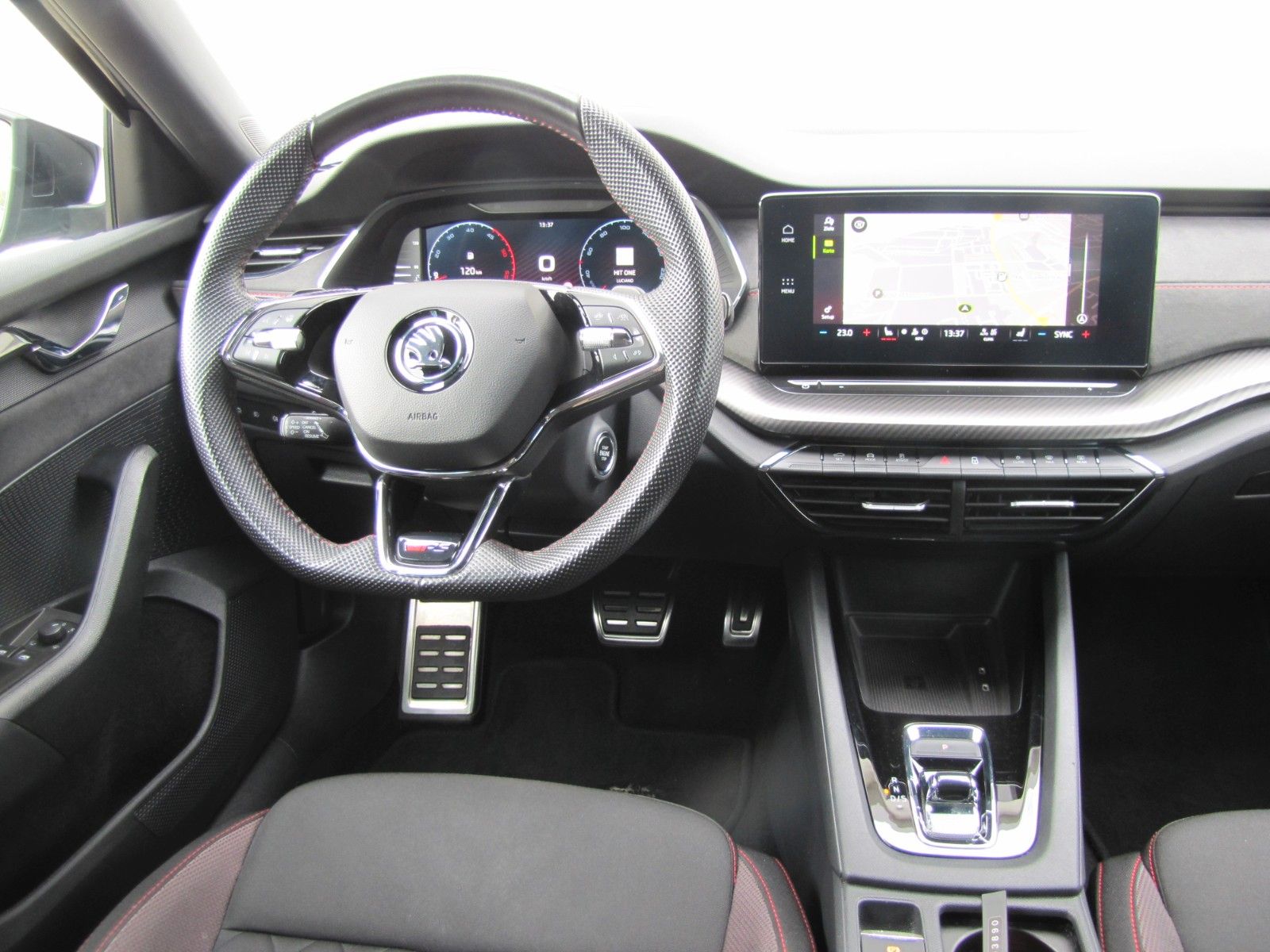 Fahrzeugabbildung SKODA Octavia Combi RS 2.0l TDI 200PS DSG