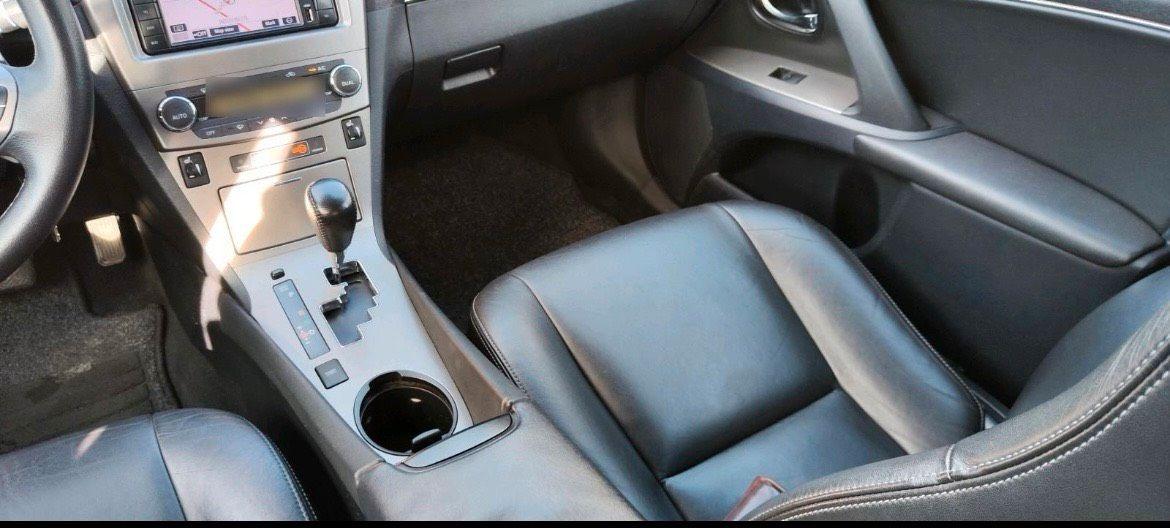 Toyota Avensis 2011 — photo 6