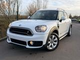 MINI Cooper SE Countryman ALL4 NAV-PDC-CAM-SzH - weiße MINI Cooper SE Countryman