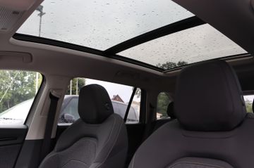 Fahrzeugverkauf 12 Skoda Kodiaq 1.5 TSI AHK Matrix Panoramadach Kamera