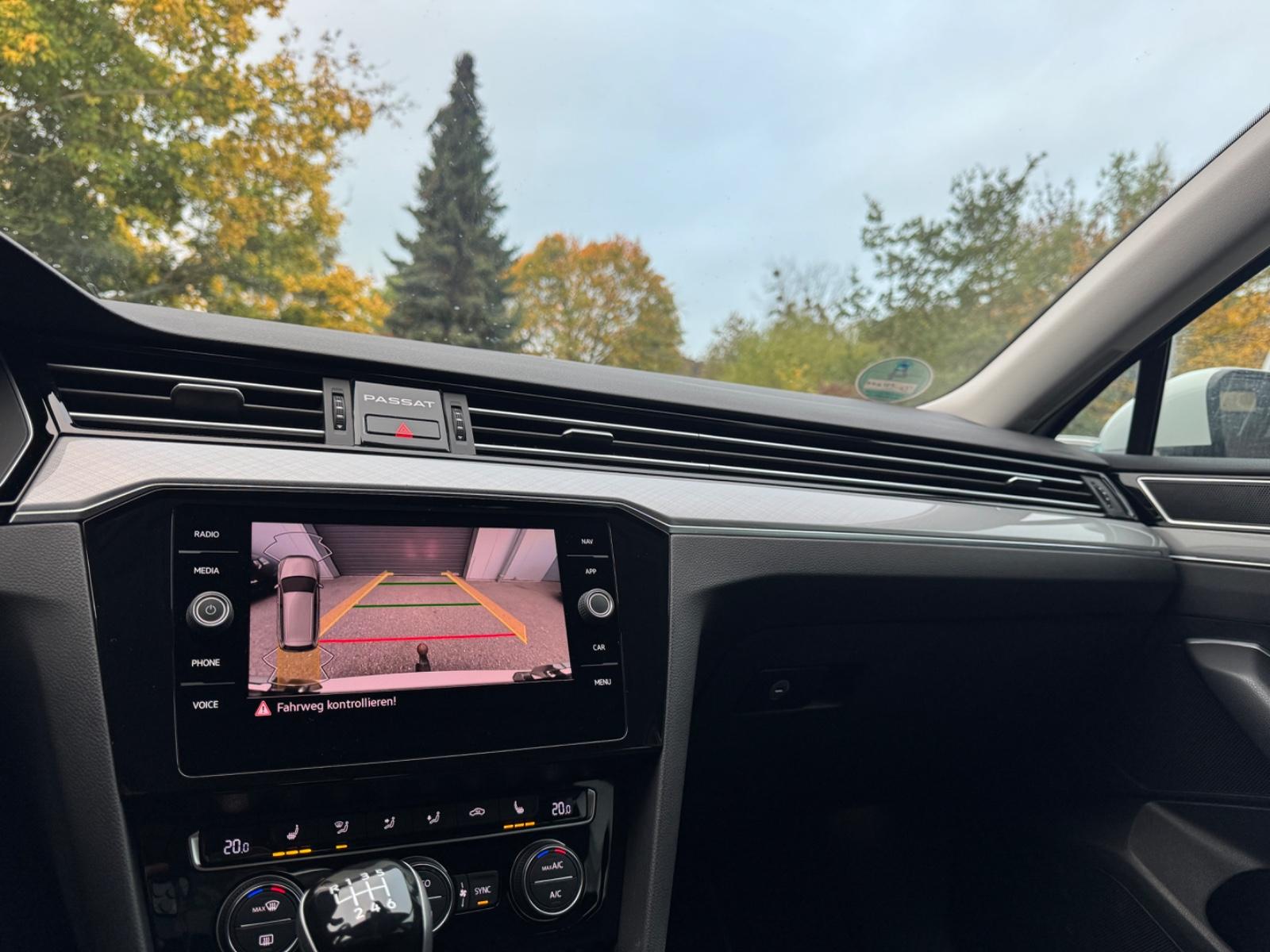 Volkswagen Passat Variant Business 2.0 TDI,Ahk,ACC,Massage