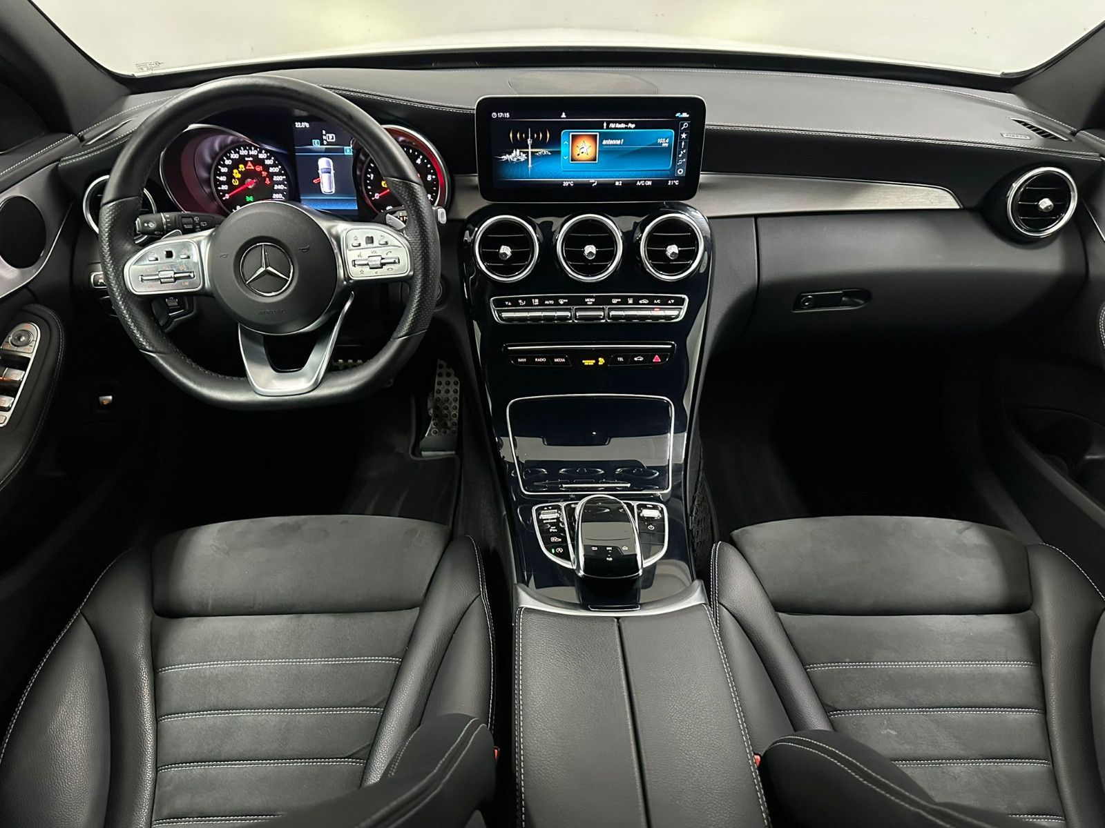 Fahrzeugabbildung Mercedes-Benz C 220 d 4MATIC T  *AMG-LINE*NIGHT*SDH*