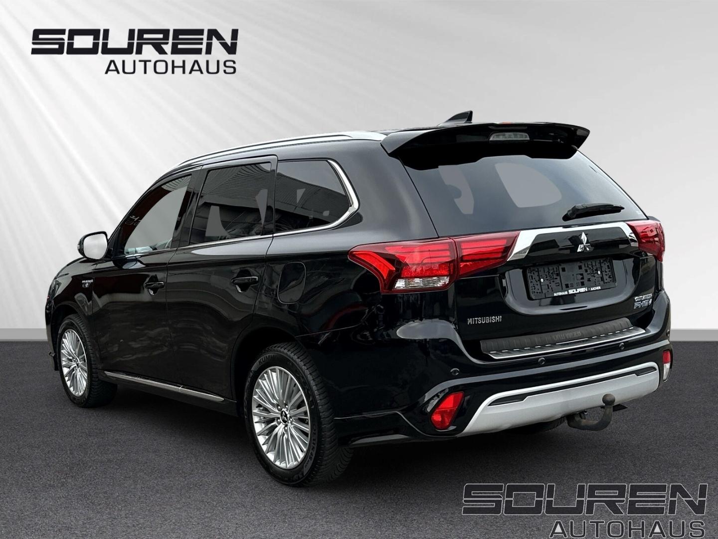 Mitsubishi Plug-in Hybrid Outlander Top 4WD AHK- Ganzjahres