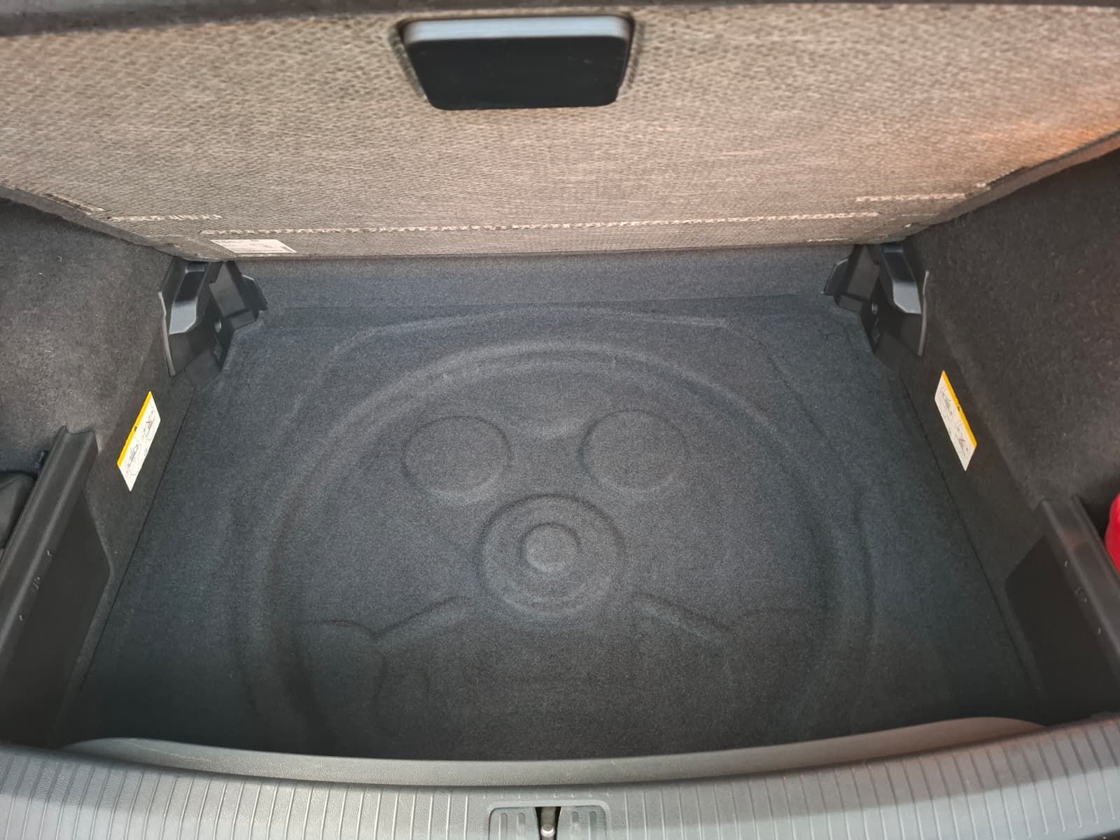 Fahrzeugabbildung Volkswagen Tiguan Highline 2.0TSI DSG 4-Motion R-Line + AHK